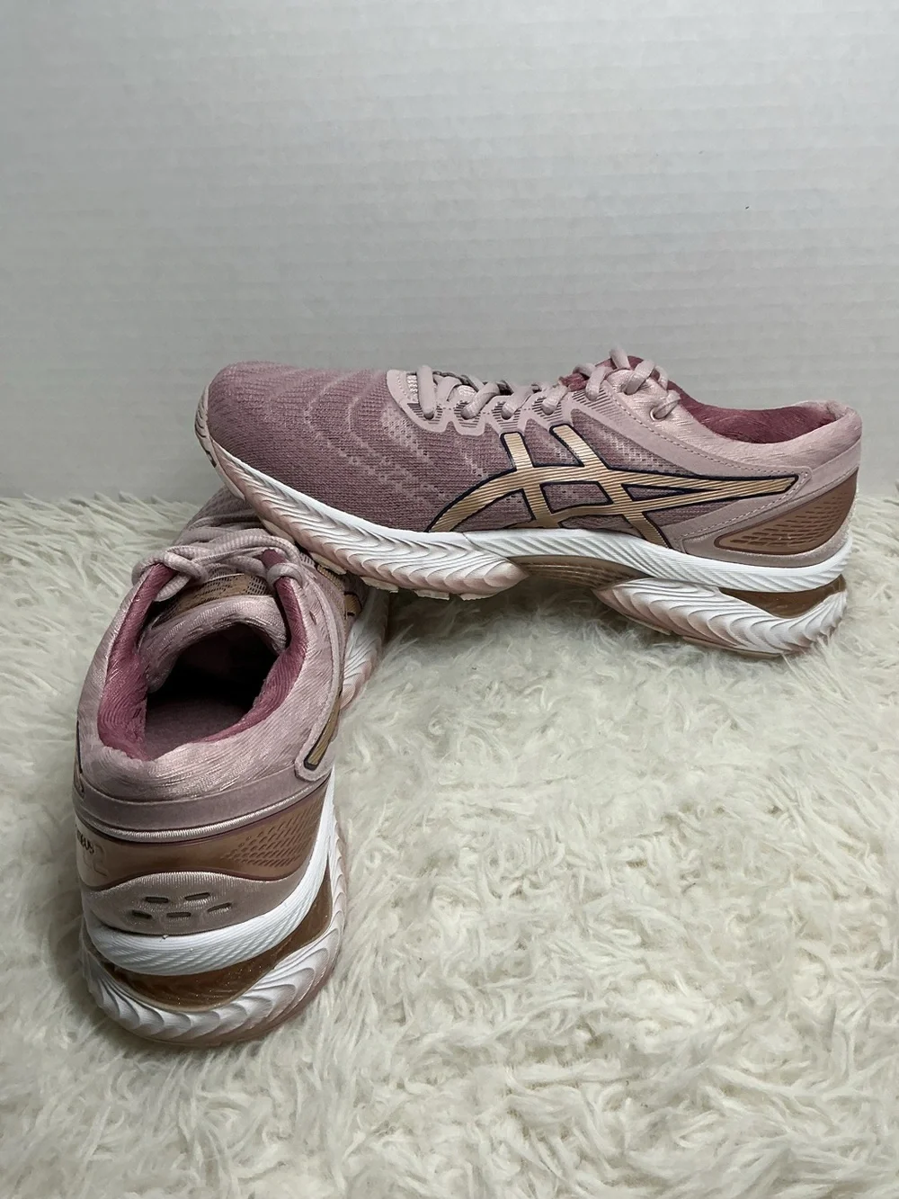 ASICS Gel Nimbus 22 Rose Gold Watershed Running Shoes Women 8.5 1012A587 EUC